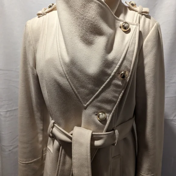 Guess sales white coat